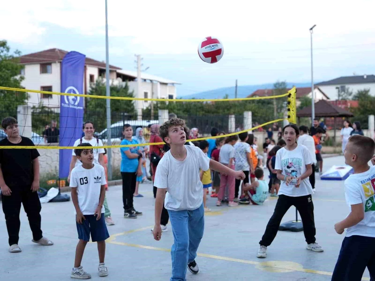 Düzce Belediyesi ‘Spor Mahallemizde’ Projesiyle Çocukları Spora Teşvik Ediyor